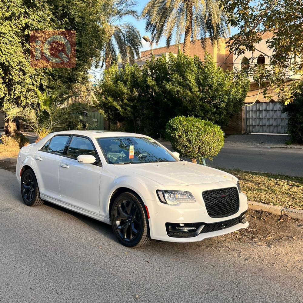 كرايسلر 300